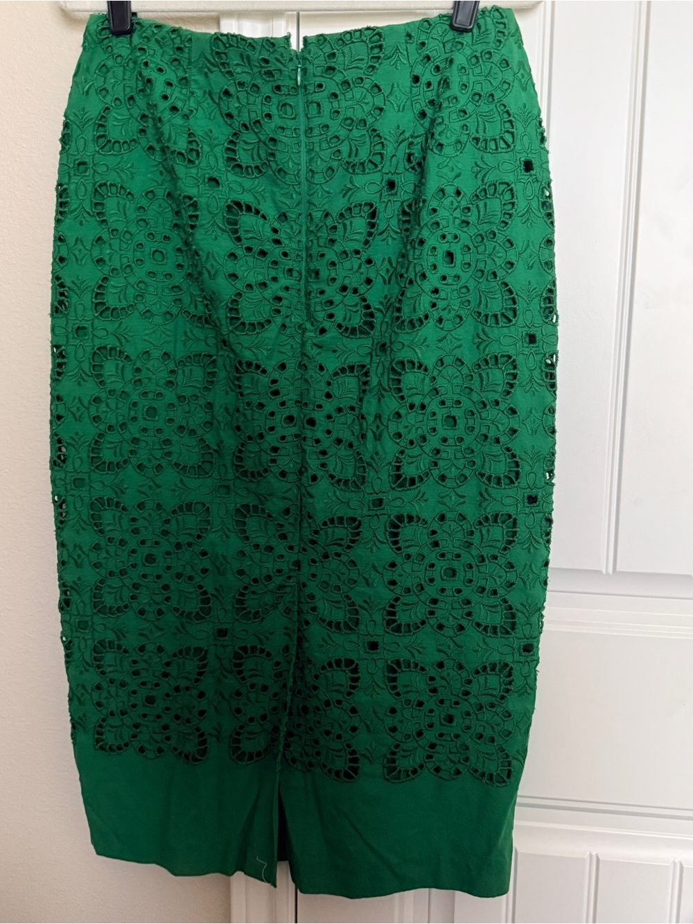 Ann Taylor Green Eyelet Lace Pencil Skirt Size 8 - Picture 4 of 4